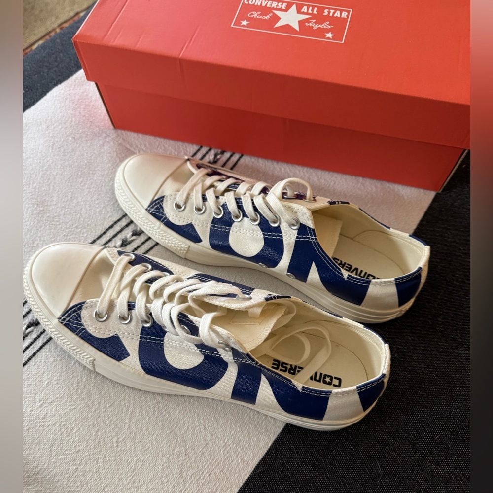 Converse Mens White and Blue Sneakers size 10